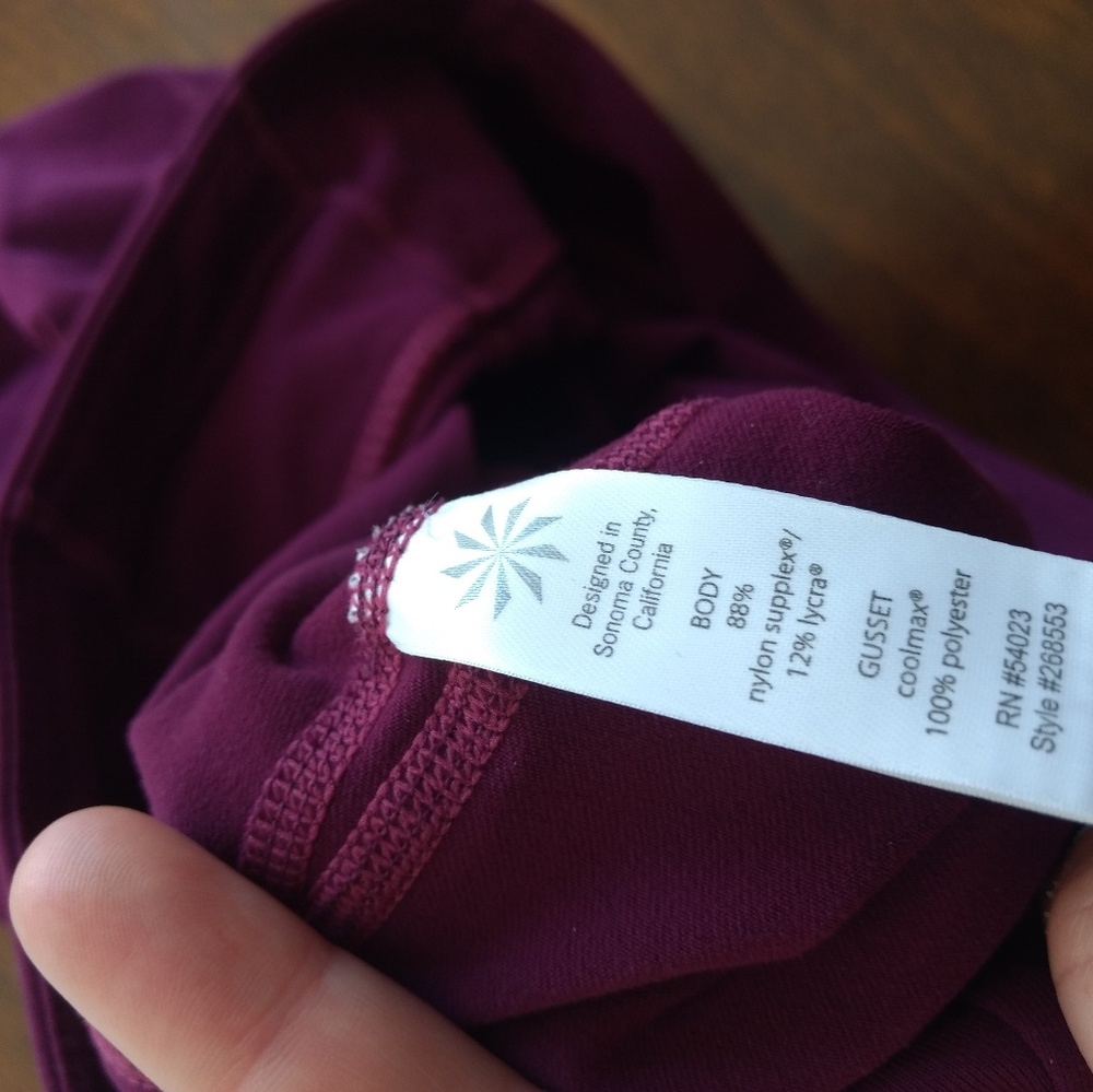 NWOT S Petite Athleta Burgundy Maroon Capris - Picture 3 of 5